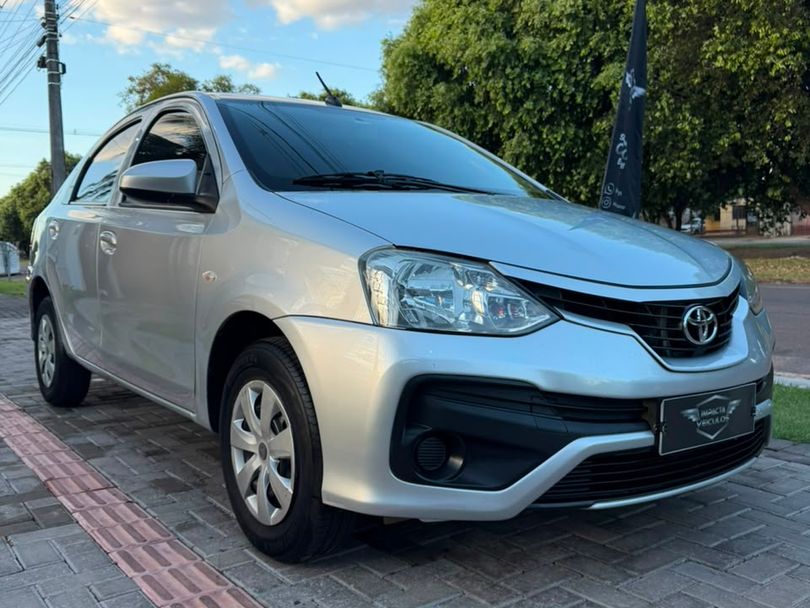 Toyota ETIOS X Sedan 1.5 Flex 16V 4p Mec.