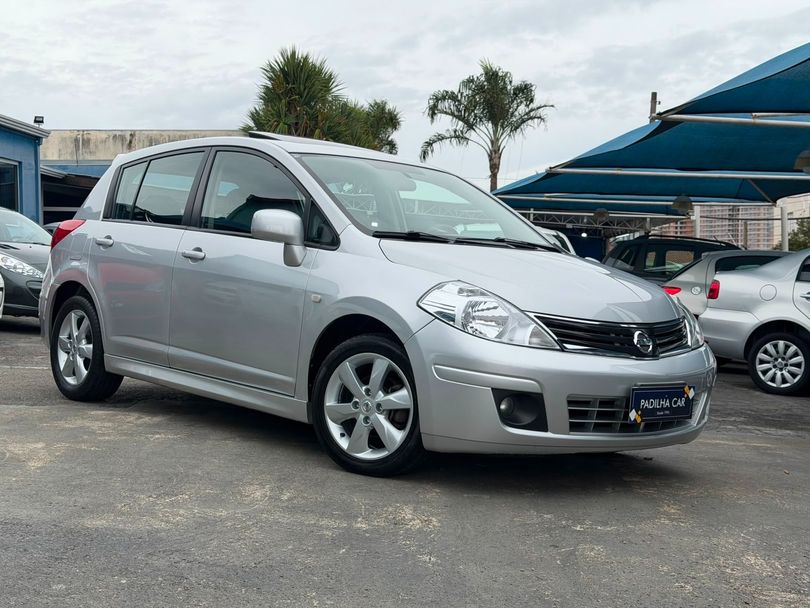 Nissan TIIDA SL 1.8/1.8 Flex 16V Aut.