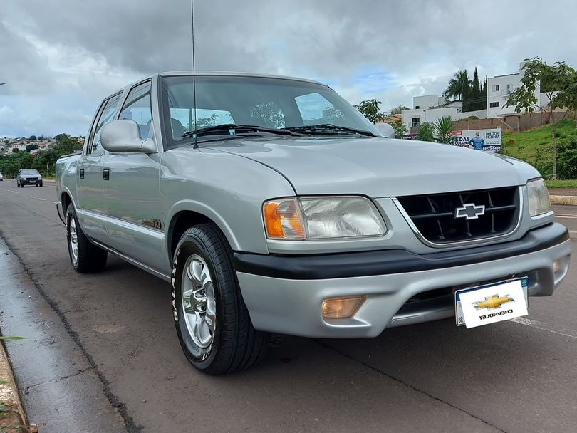 Chevrolet S10 Pick-Up Luxe 4.3 V6 CD