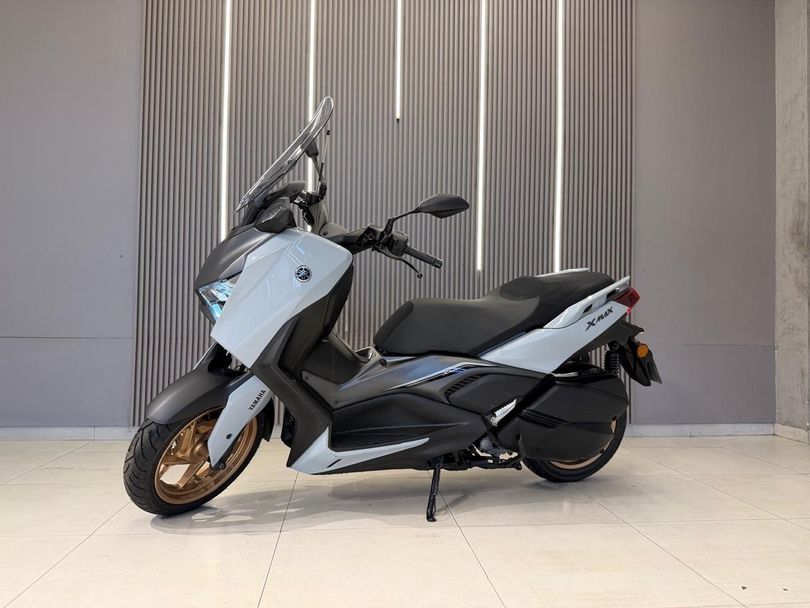 YAMAHA XMAX 300 CONNECTED 