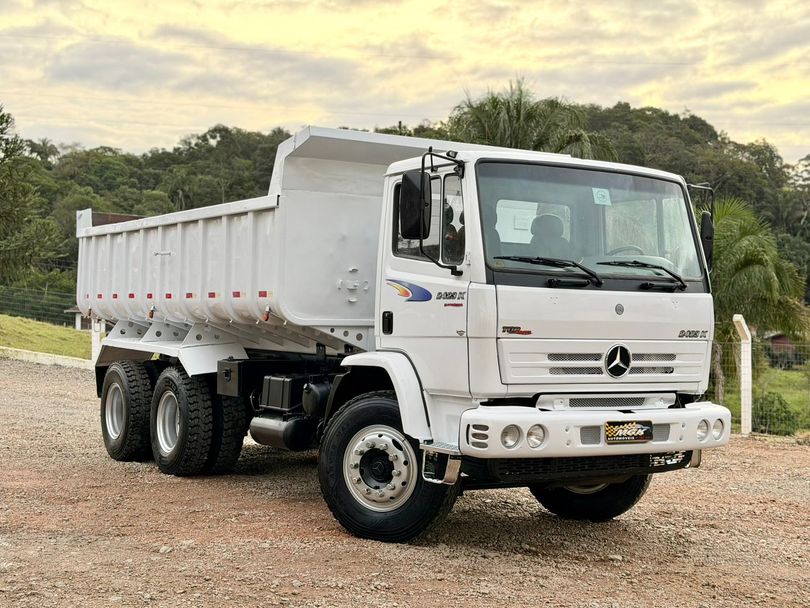 MERCEDES-BENZ 2423 6x4 3-Eixos 2p (diesel)