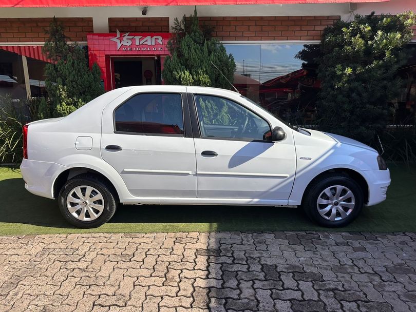 Renault LOGAN Authentique Hi-Flex 1.0 16V 4p