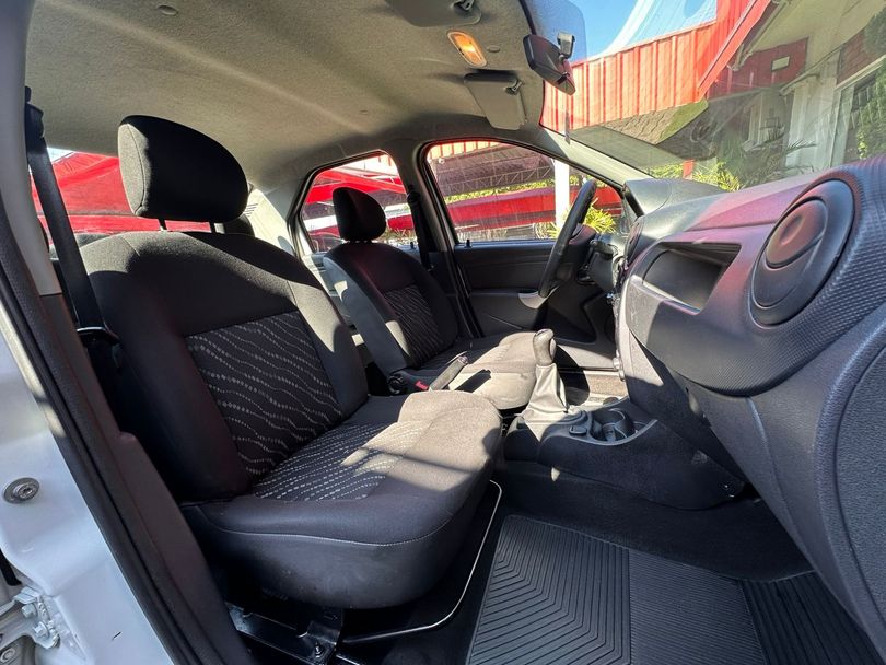 Renault LOGAN Authentique Hi-Flex 1.0 16V 4p