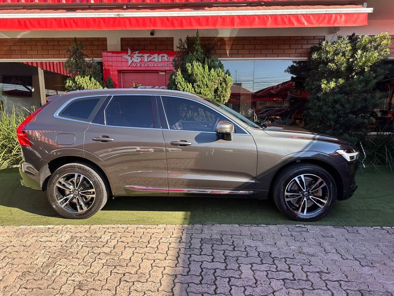 Volvo XC 60 T-8 MOMENTUM 2.0 (Híbrido)