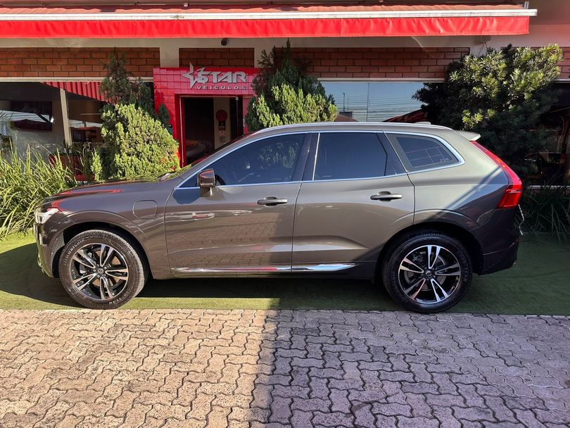 Volvo XC 60 T-8 MOMENTUM 2.0 (Híbrido)