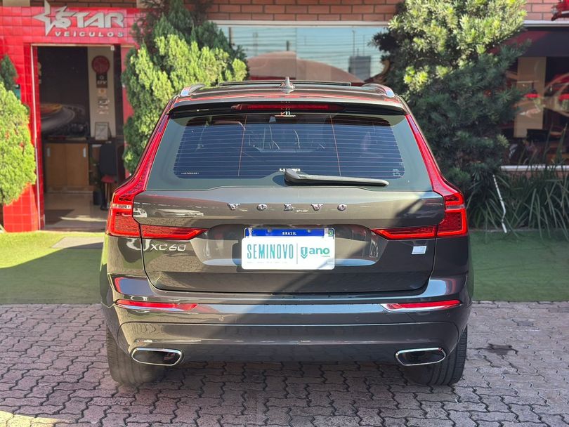 Volvo XC 60 T-8 MOMENTUM 2.0 (Híbrido)