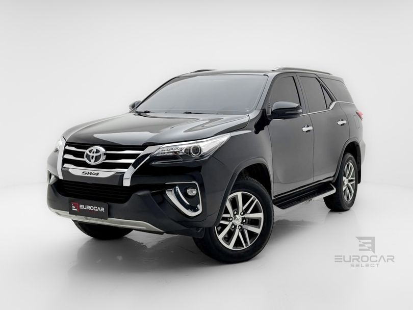 Toyota Hilux SW4 SRX 4x4 2.8 TDI 16V Dies. Aut.