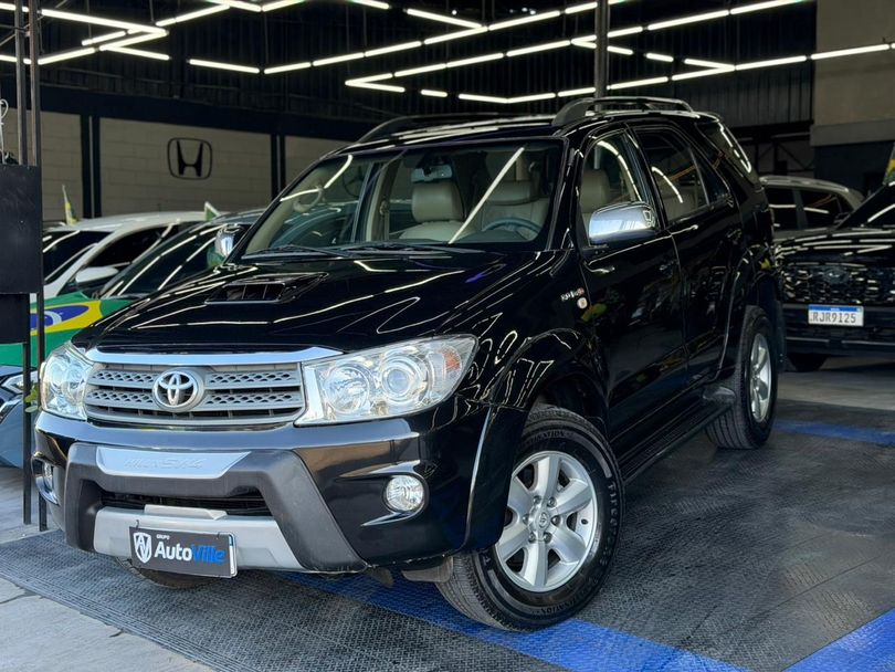 Toyota Hilux SW4 SRV D4-D 4x4 3.0 TDI Dies. Aut