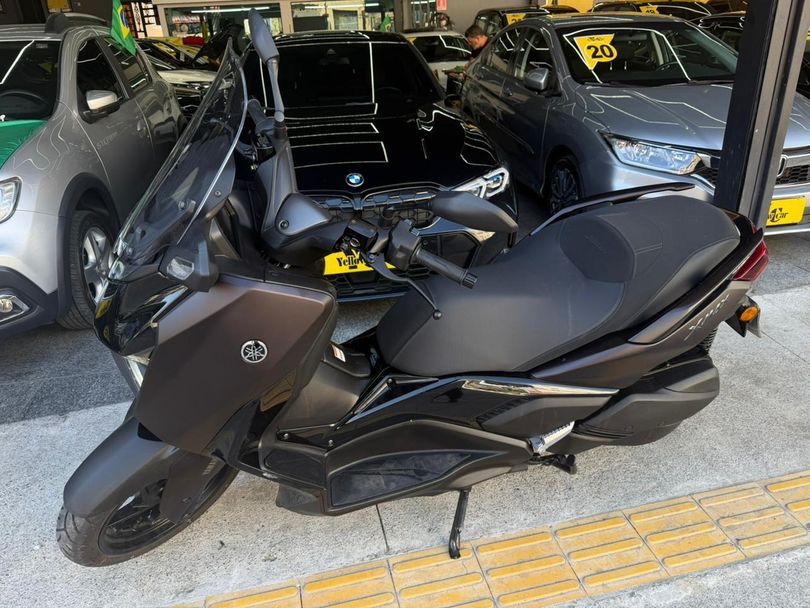 YAMAHA XMAX 300 CONNECTED 