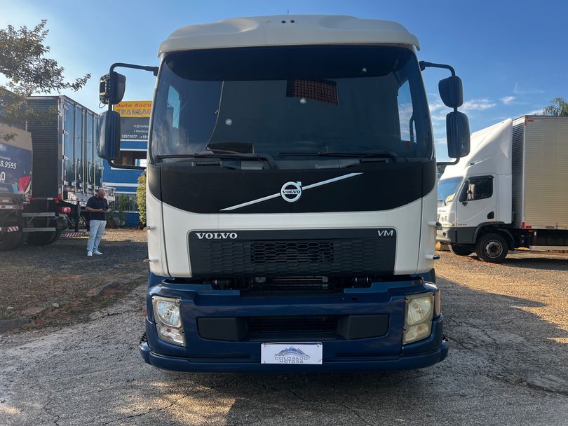 VOLVO VM 330 4x2 2p (diesel) (E5)