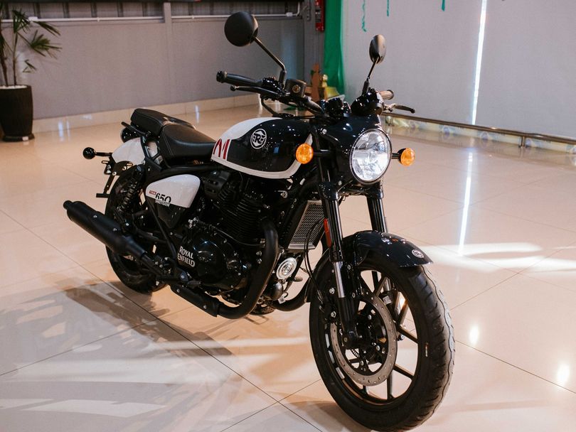 Royal Enfield Shotgun 650 Mid