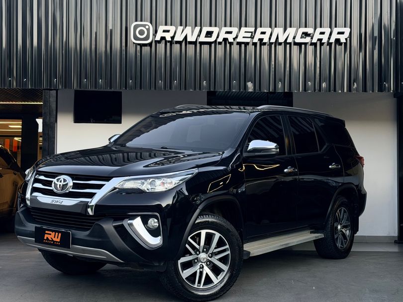 Toyota Hilux SW4 SRV 4x2 2.7 Flex 16V Aut.