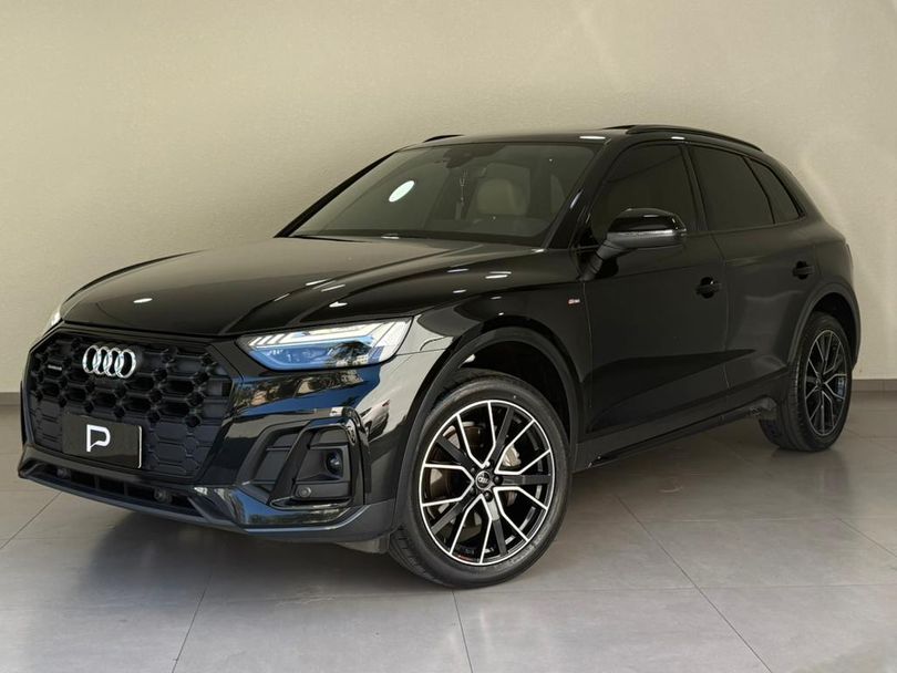Audi Q5 S-Line Black 2.0 TFSI Quat. S-Tronic