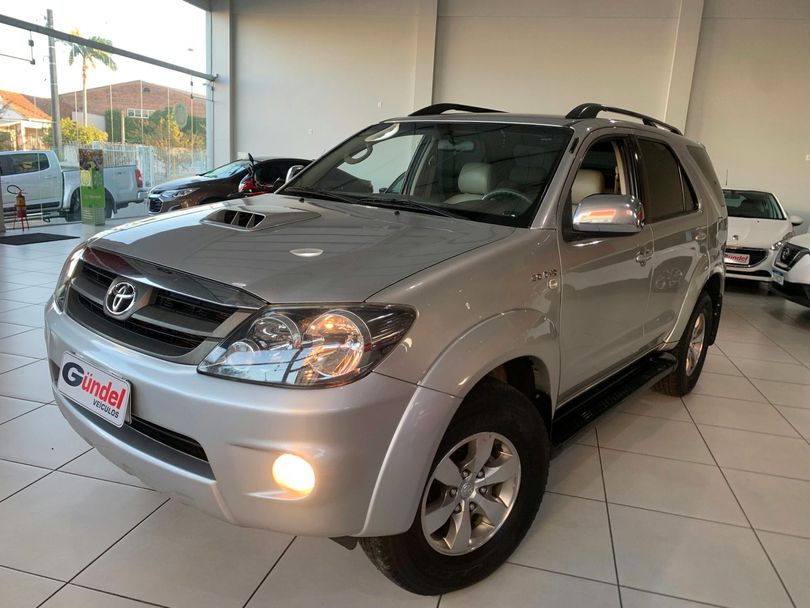 Toyota Hilux SW4 SRV D4-D 4x4 3.0 TDI Dies. Aut