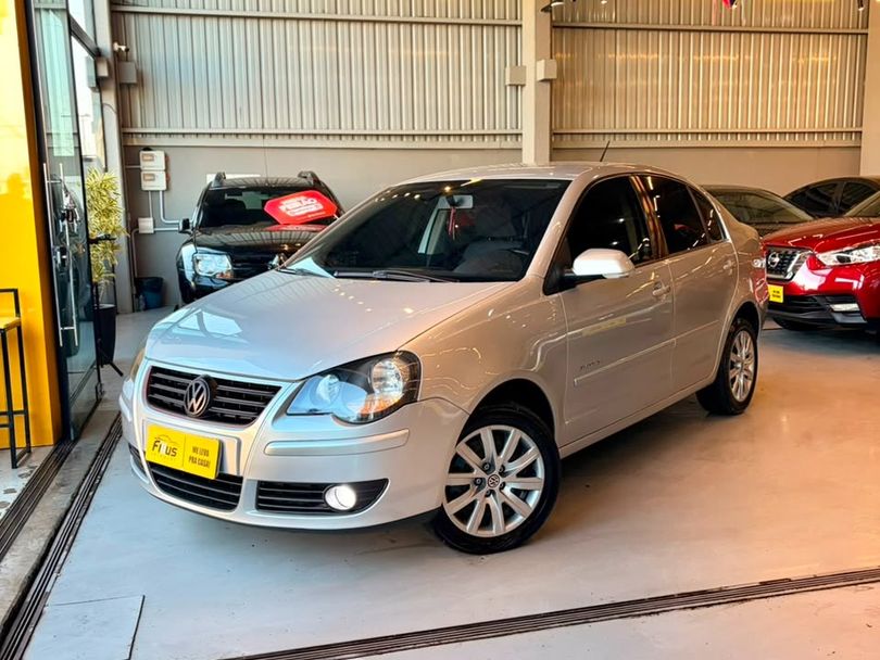 VolksWagen Polo Sedan 1.6 Mi Total Flex 8V 4p