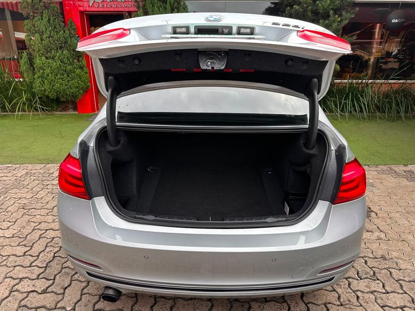 BMW 320iA Modern/Sport TB 2.0/A.Flex/GP 4p