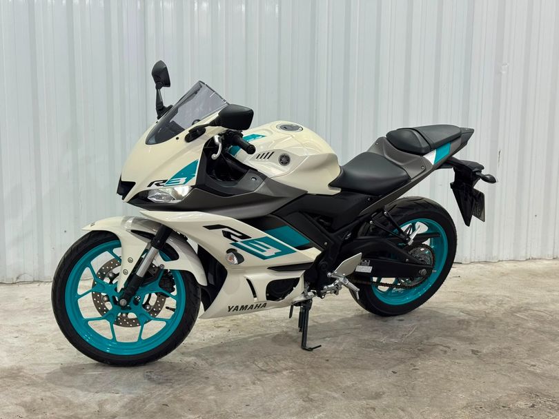 YAMAHA YZF R-3 321/ABS