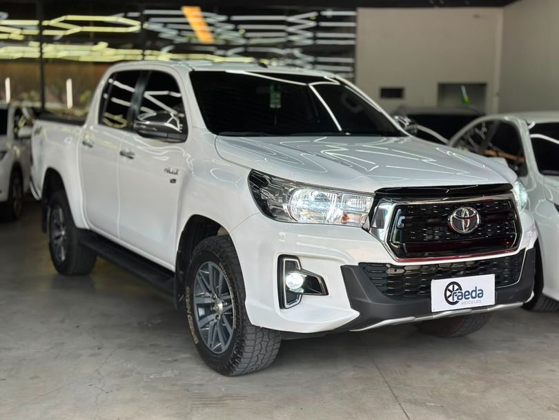 Toyota Hilux CD SRV 4x4 2.7 Flex 16V Aut.