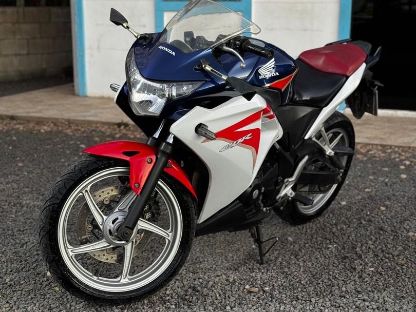 HONDA CBR 250R