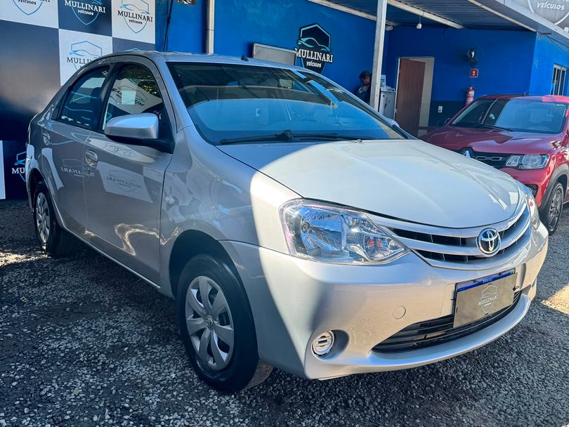 Toyota ETIOS XS Sedan1.5 Flex 16V 4p Mec.