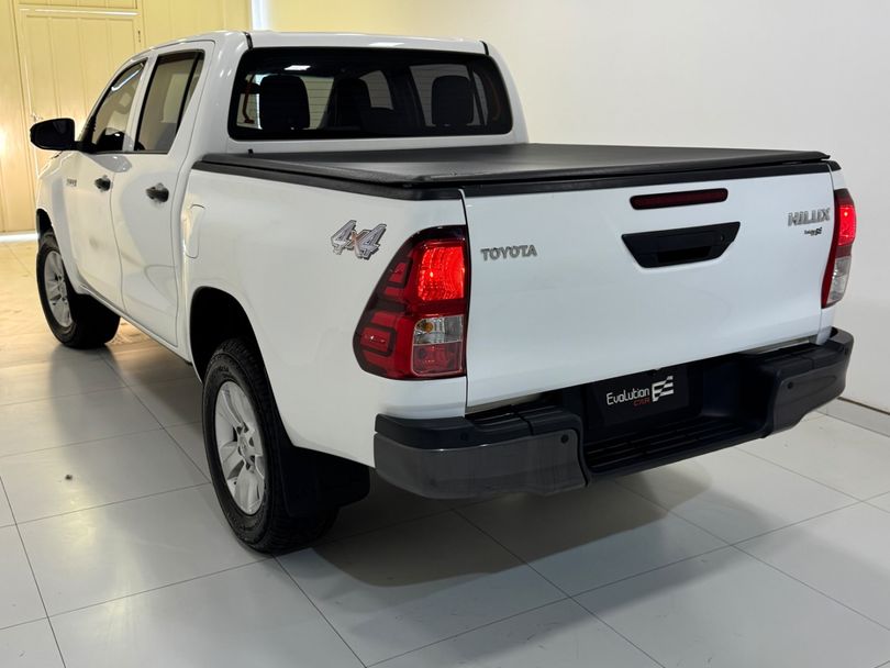 Toyota Hilux CD 4x4 2.8 Diesel Mec.