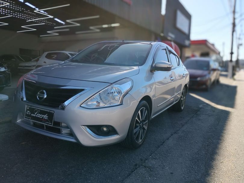 Nissan VERSA UNIQUE 1.6 16V FlexStart 4p Aut.