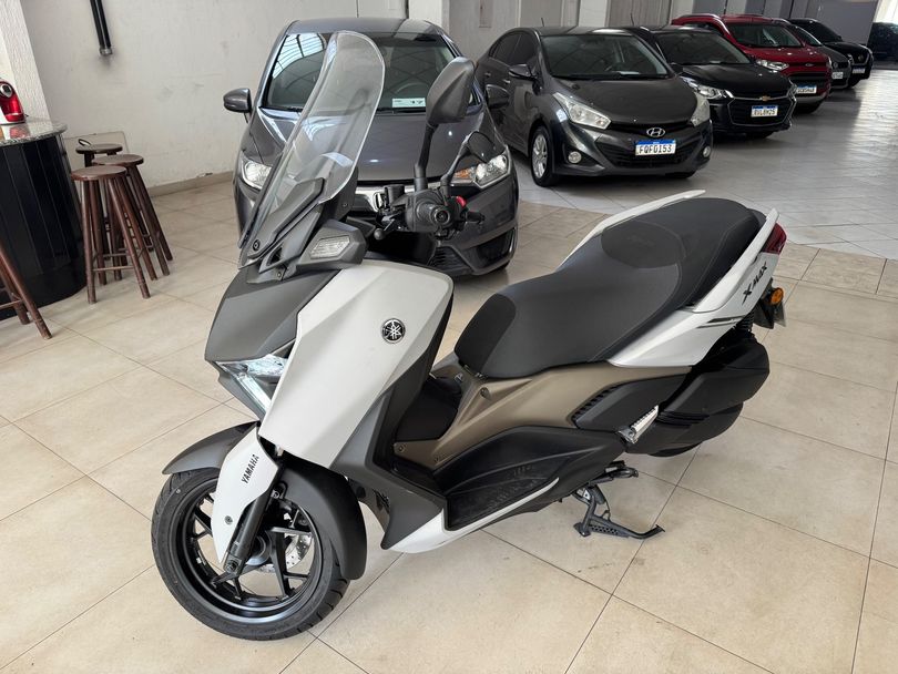 YAMAHA XMAX 250 CONNECTED 