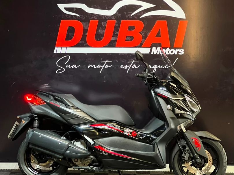 YAMAHA XMAX 250 ABS Darth Vader