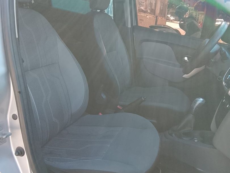 Renault LOGAN Expression Hi-Flex 1.6 8V 4p