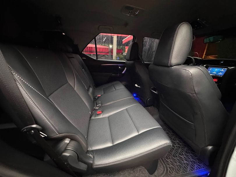 Toyota SRX 2.8 TURBO DIESEL 4X4 AUTOMÁTICO
