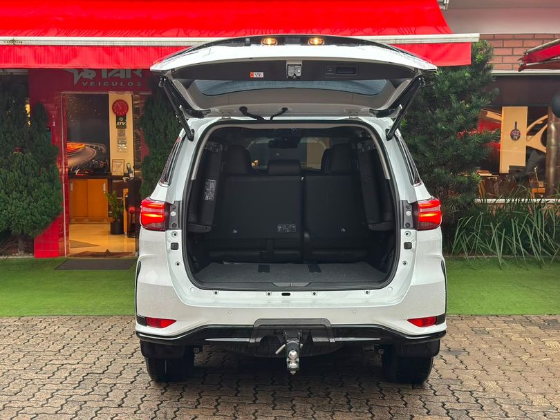 Toyota SRX 2.8 TURBO DIESEL 4X4 AUTOMÁTICO