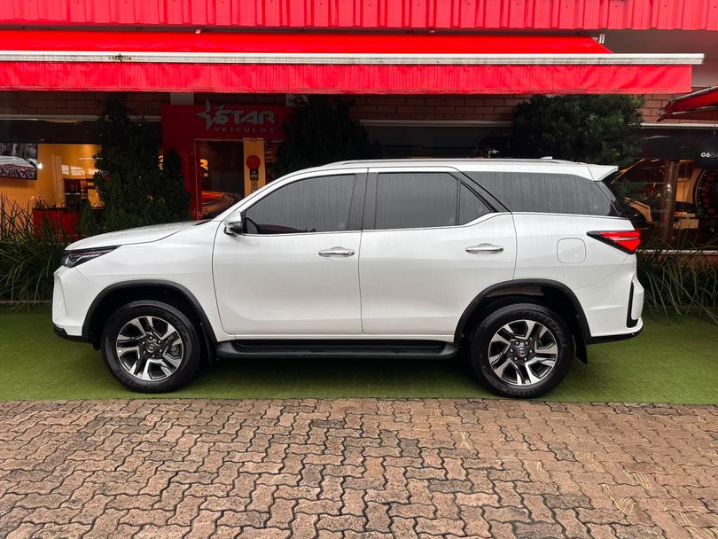 Toyota SRX 2.8 TURBO DIESEL 4X4 AUTOMÁTICO