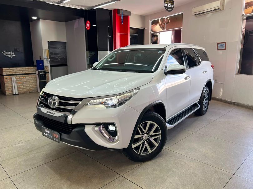 Toyota Hilux CD SRX 4x4 2.8 TDI 16V Diesel Aut.