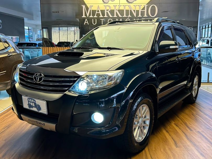 Toyota Hilux SW4 SRV D4-D 4x4 3.0 TDI Dies. Aut
