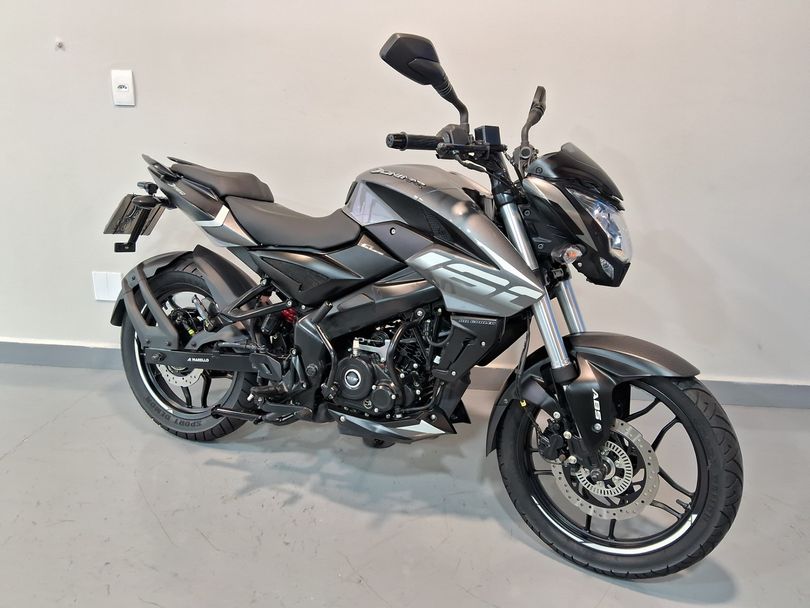 BAJAJ DOMINAR 160
