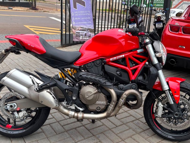 Ducati MONSTER 821