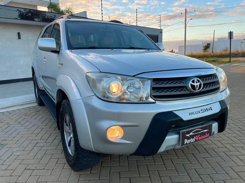 Toyota Hilux SW4 SR 4x2 2.7/ 2.7 Flex 16V Aut.