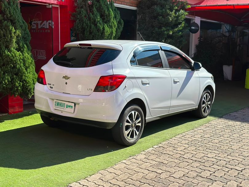 Chevrolet ONIX HATCH LTZ 1.4 8V FlexPower 5p Mec.