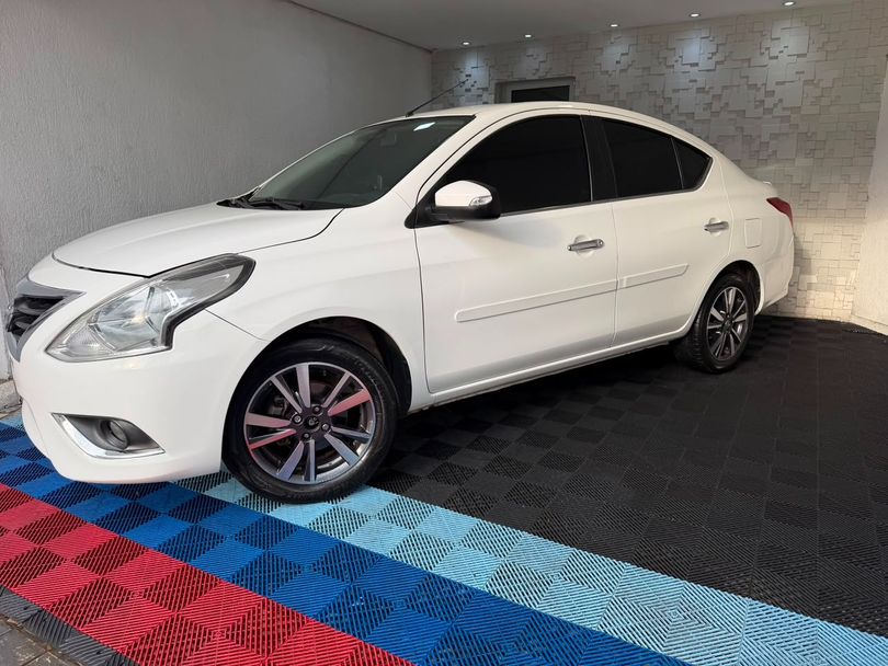 Nissan VERSA SL 1.6 16V FlexStart 4p Aut.