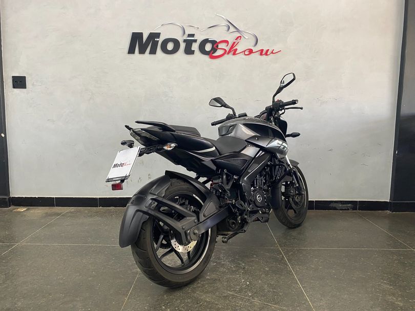 BAJAJ DOMINAR 200