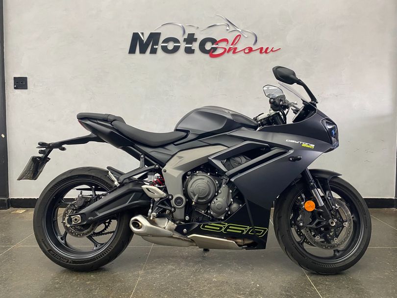 TRIUMPH DAYTONA 660
