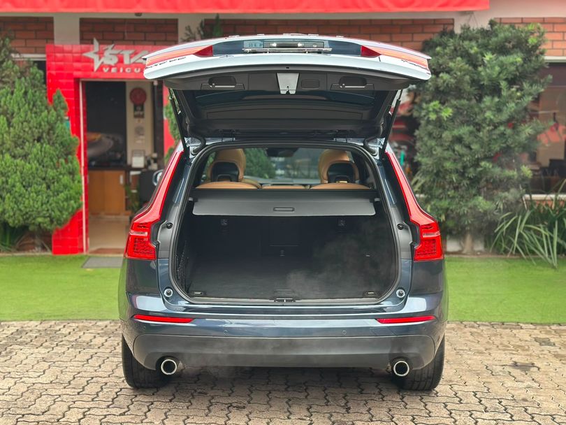 Volvo XC 60 T-5 MOMENTUM 2.0 254cv AWD 5p