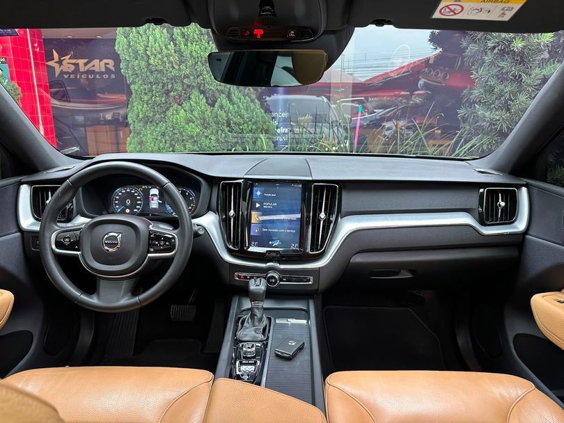 Volvo XC 60 T-5 MOMENTUM 2.0 254cv AWD 5p