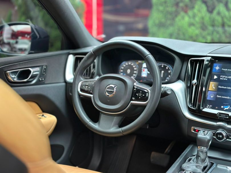 Volvo XC 60 T-5 MOMENTUM 2.0 254cv AWD 5p