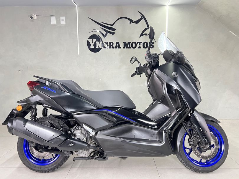 YAMAHA XMAX 300 CONNECTED 