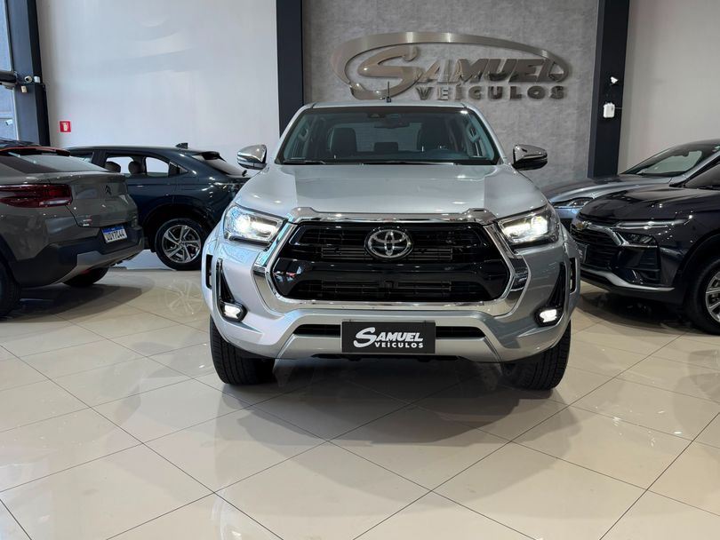 Toyota Hilux CD SRX Plus 4x4 2.8 TDI Die. Aut.