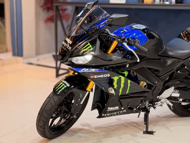 YAMAHA YZF R-3 321/ABS