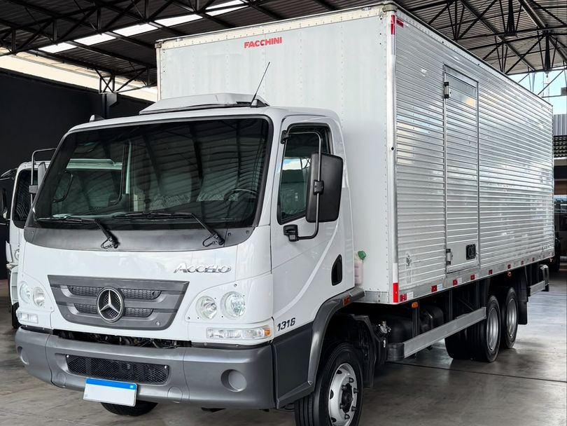 MERCEDES-BENZ Accelo 1316 6x2 2p (diesel)(E5)