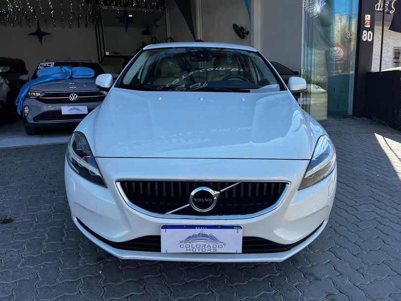 Volvo V40 T-4 MOMENTUM 2.0 Aut.