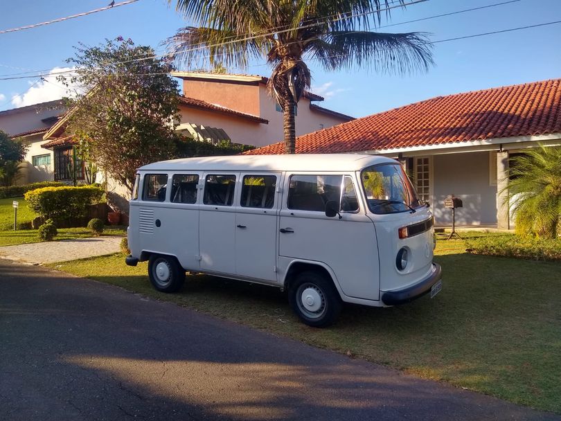 VolksWagen Kombi Standard/ Luxo/ Série Prata